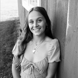 Meet your Posher, Alyssa